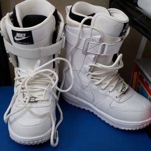 Nike Zoom Force 1 snowboard boots